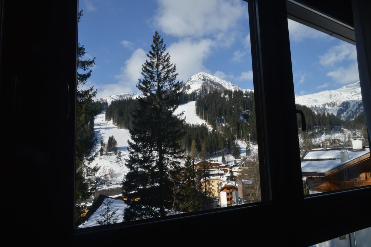 الشقق الفندقية مادونا دي كامبيليوفي  Chalet Dei Pini المظهر الخارجي الصورة