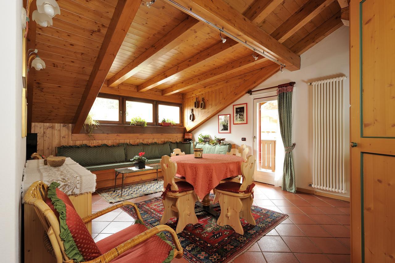 الشقق الفندقية مادونا دي كامبيليوفي  Chalet Dei Pini المظهر الخارجي الصورة