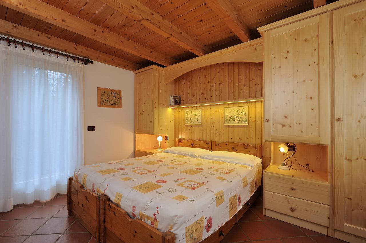 الشقق الفندقية مادونا دي كامبيليوفي  Chalet Dei Pini المظهر الخارجي الصورة