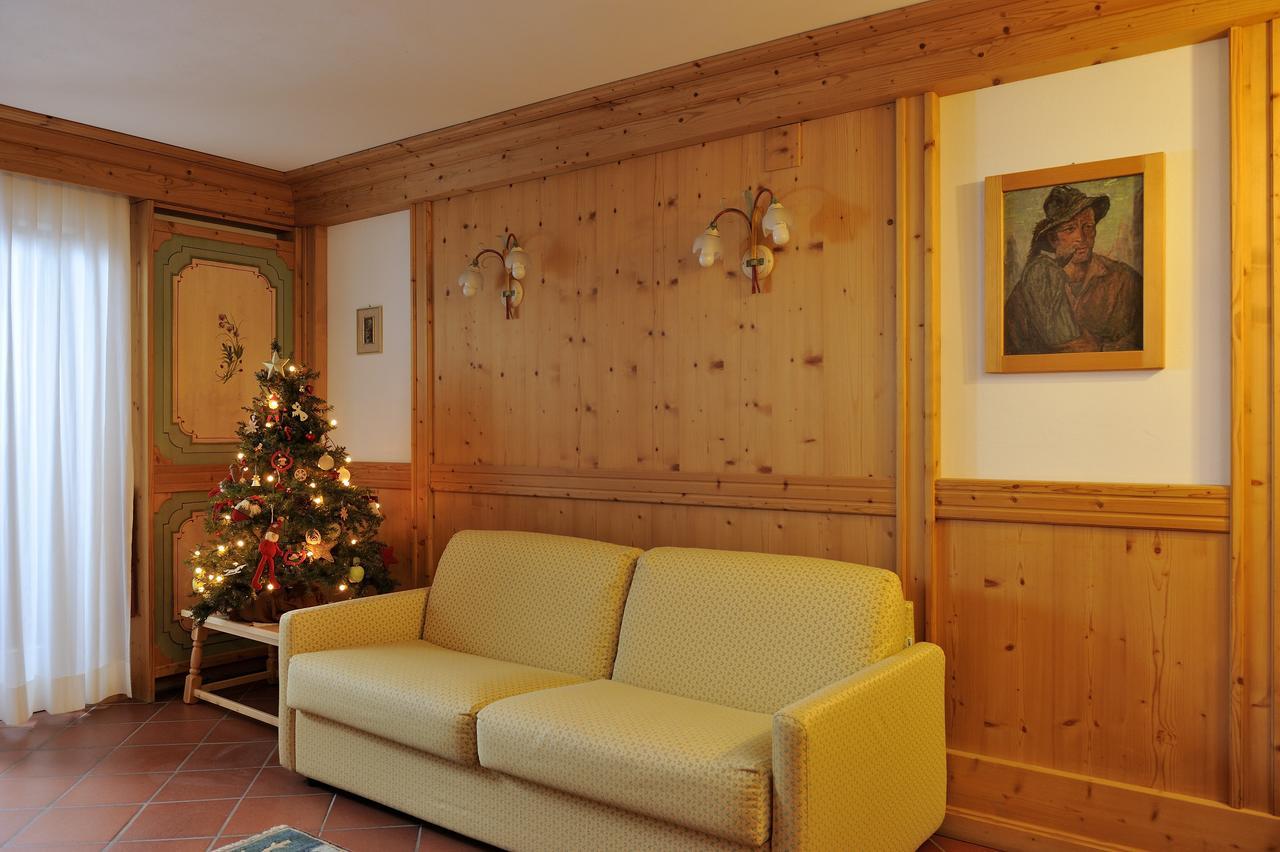 الشقق الفندقية مادونا دي كامبيليوفي  Chalet Dei Pini المظهر الخارجي الصورة