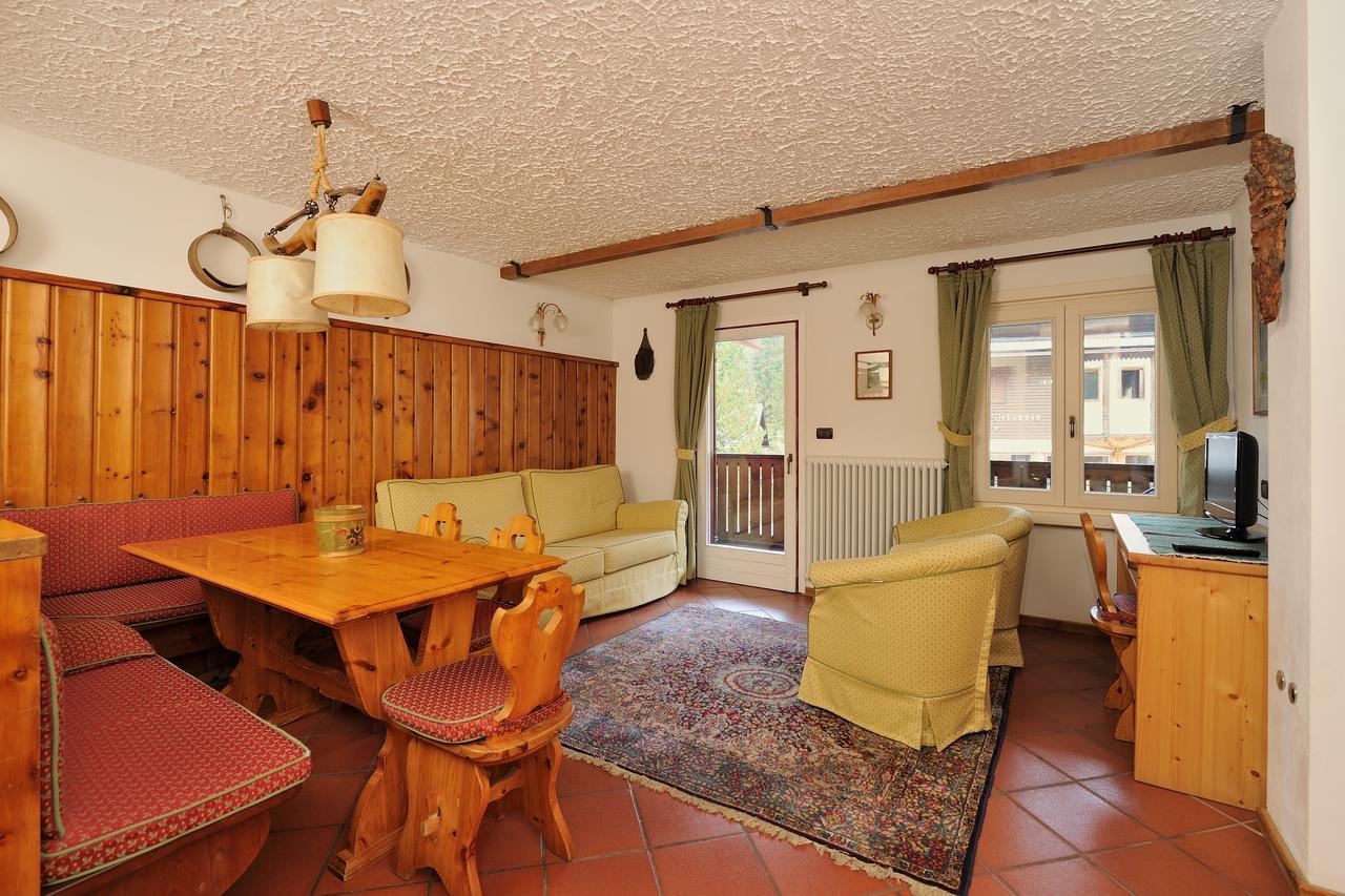 الشقق الفندقية مادونا دي كامبيليوفي  Chalet Dei Pini المظهر الخارجي الصورة